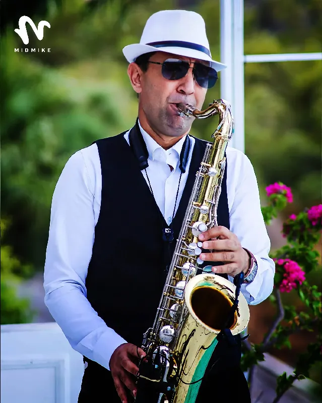 /Ali-Fanter-Saxophoniste/Ali-Fanter-Saxophoniste-2.webp